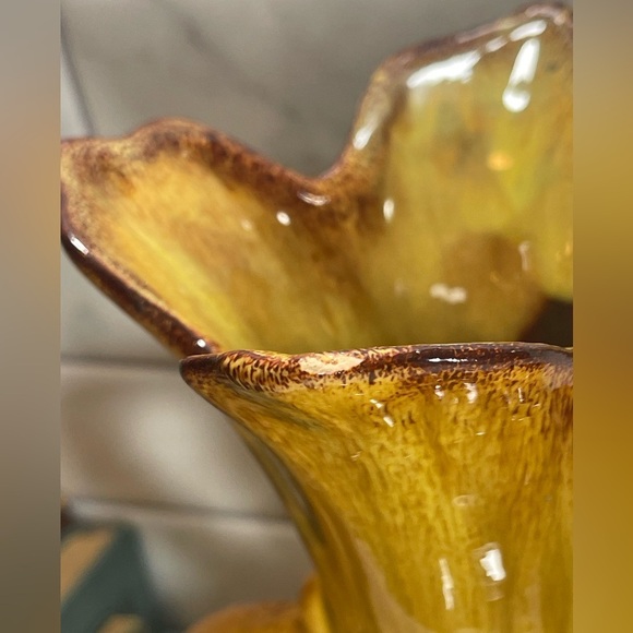 Vintage MCM Blue Mountain Pottery 2 Handle Vase Glossy Yellow & Brown Glaze - Picture 7 of 16